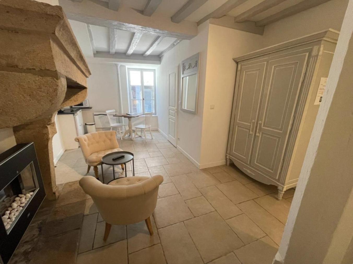 Batisse Paradis- 3 Appartements Calmes Et Elegants Au Centre Historique De Beaune Beaune  Room photo