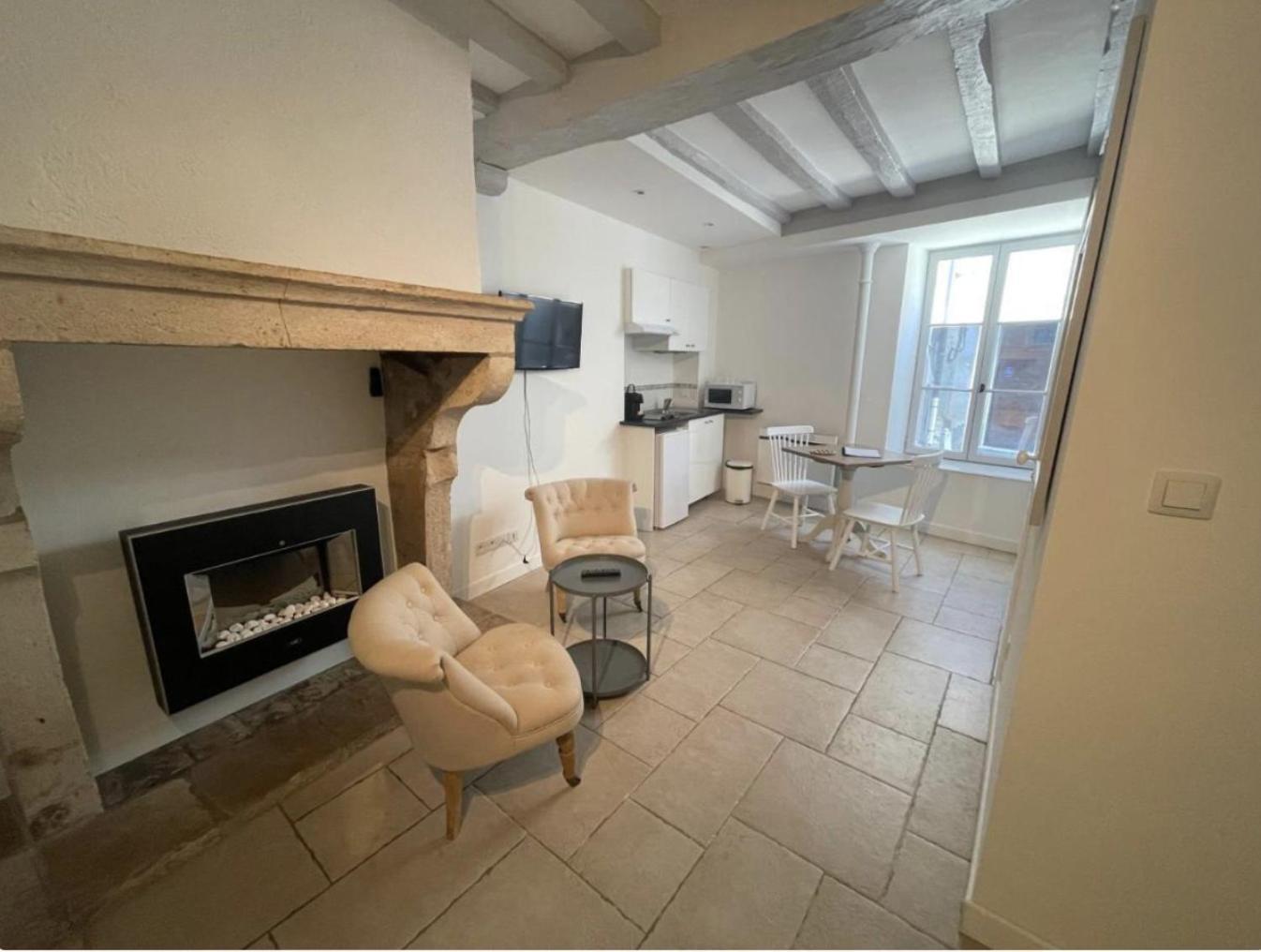 Batisse Paradis- 3 Appartements Calmes Et Elegants Au Centre Historique De Beaune Beaune  Room photo