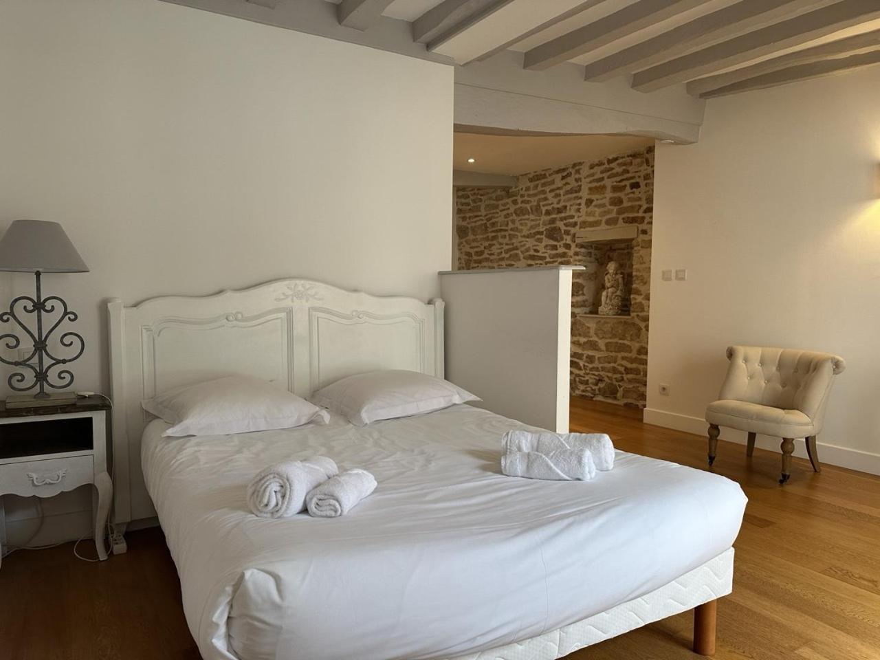 Batisse Paradis- 3 Appartements Calmes Et Elegants Au Centre Historique De Beaune Beaune  Exterior photo