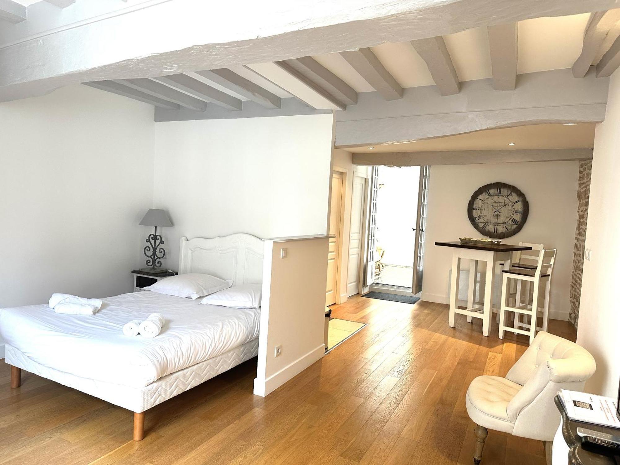 Batisse Paradis- 3 Appartements Calmes Et Elegants Au Centre Historique De Beaune Beaune  Exterior photo