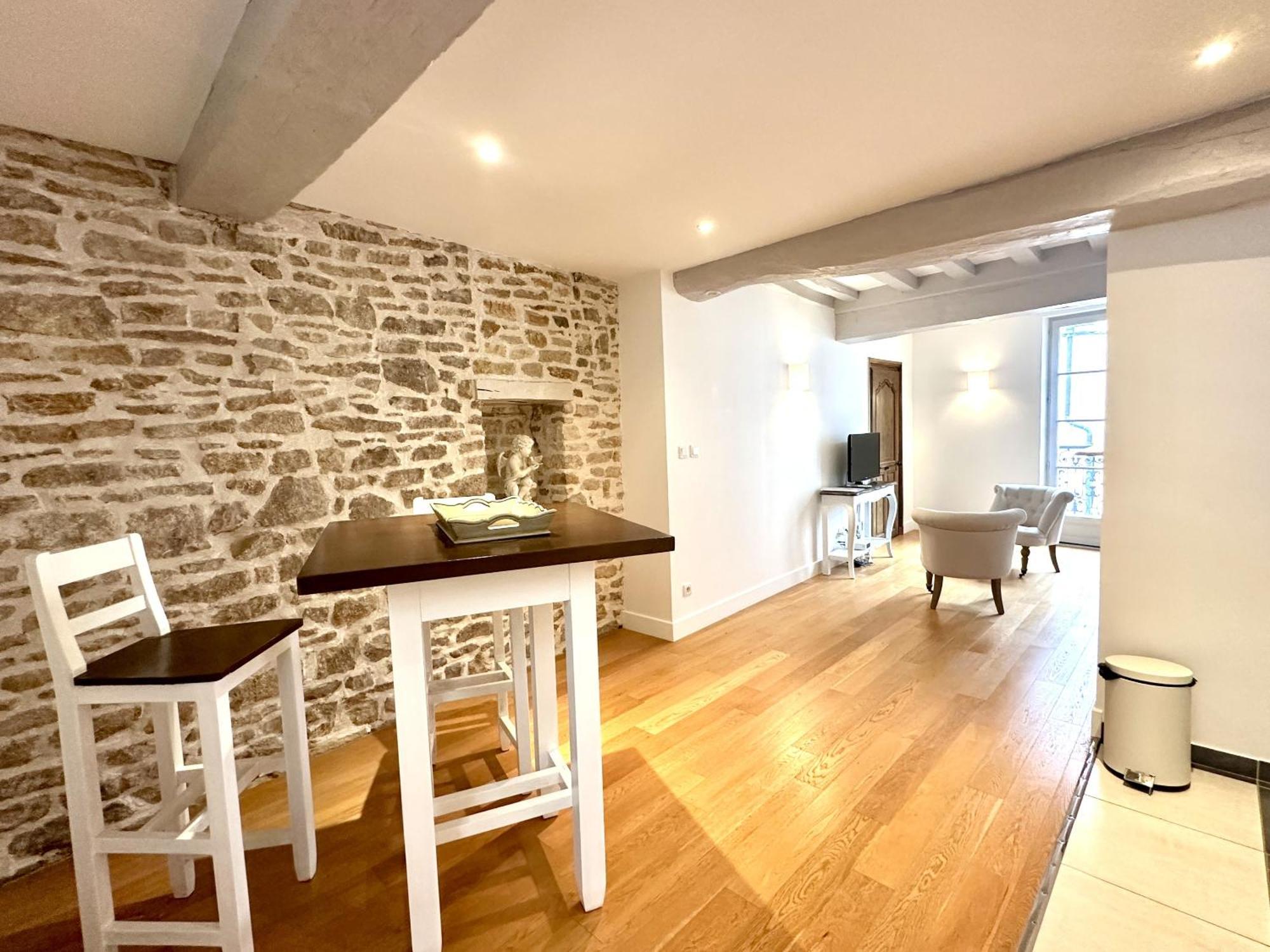 Batisse Paradis- 3 Appartements Calmes Et Elegants Au Centre Historique De Beaune Beaune  Exterior photo
